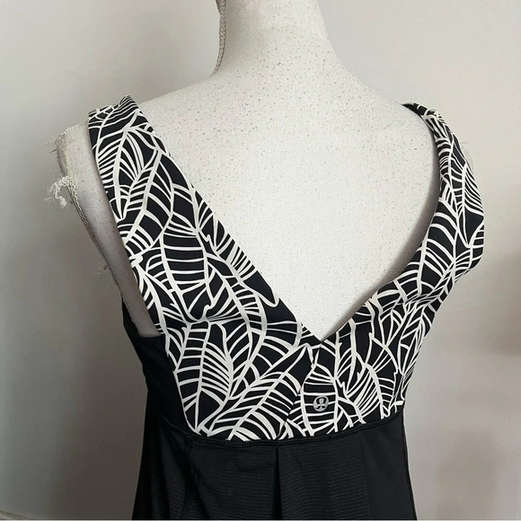 Lululemon • Hustle & Bustle Tank Top • Black / Pretty Palm Black Angel Wing - Picture 10 of 13